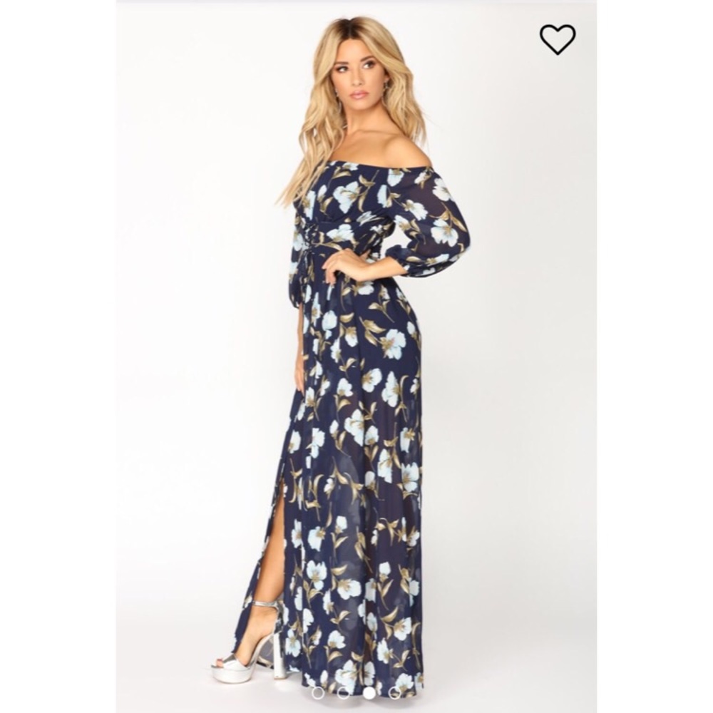 Gorgeous floral maxi dress.